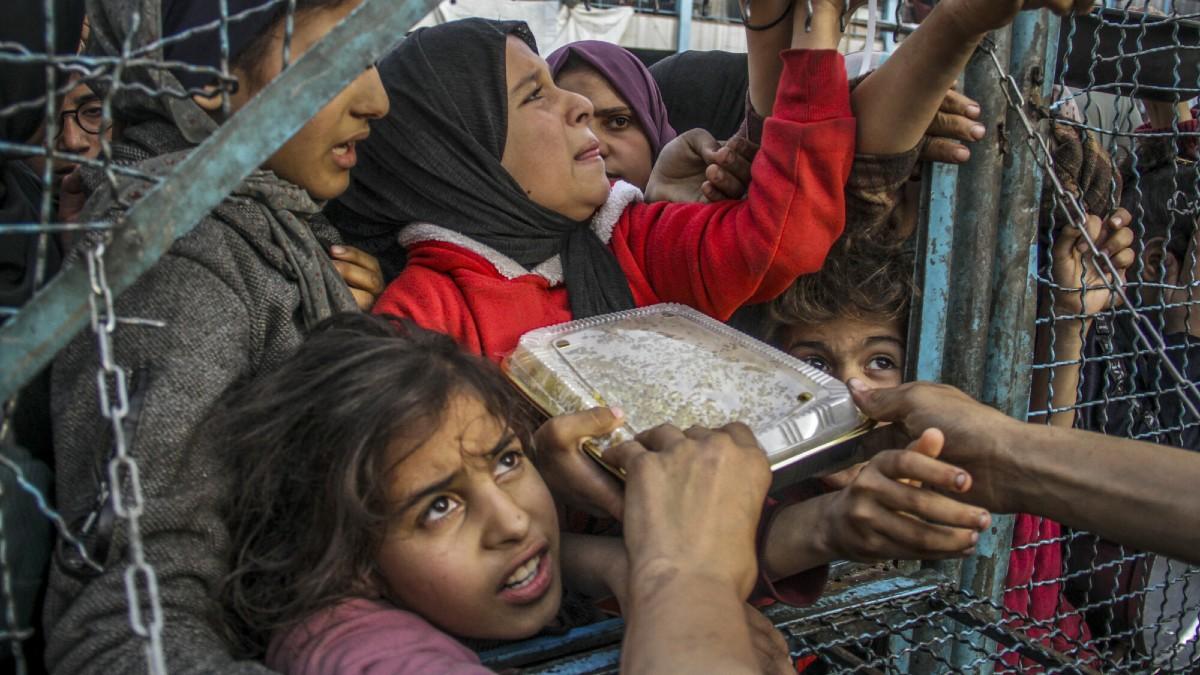 Strefa Gazy. Ludzie tratowali się, by dostać coś do jedzenia. Są ofiary
