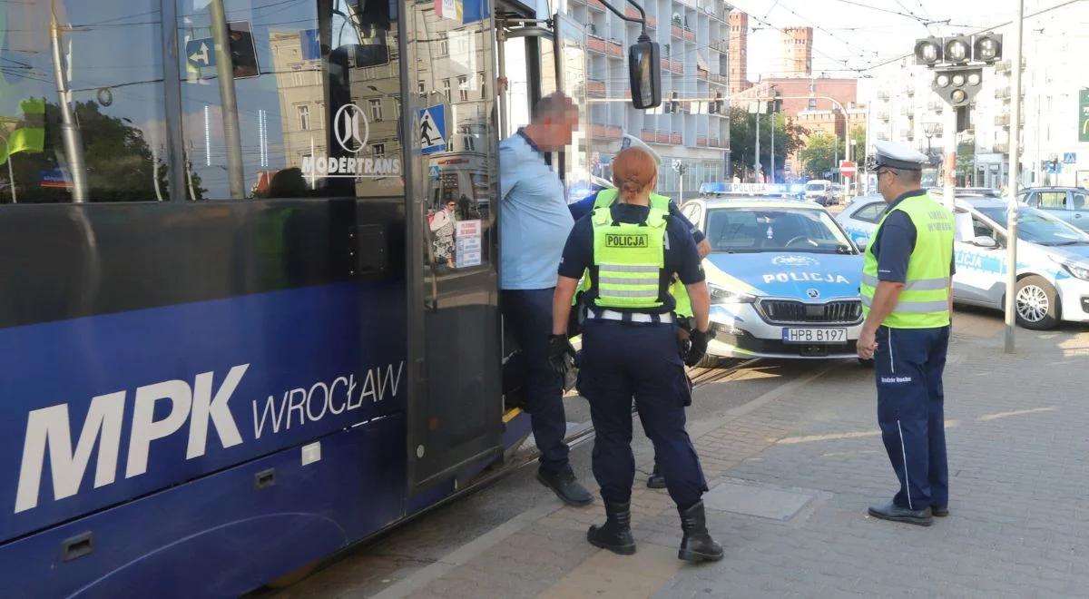 Motorniczy groził kierowcy bronią. Skandal we Wrocławiu