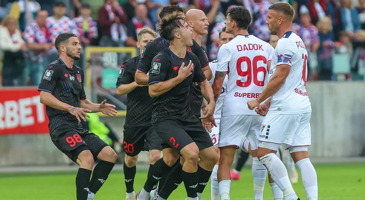 Ekstraklasa: bez goli w derbach Górnego Śląska. Górnik i Piast zamiast w piłkę zagrały "w kości"