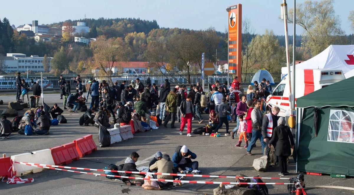 Austria i Niemcy ograniczają ruch migrantów przez wspólną granicę