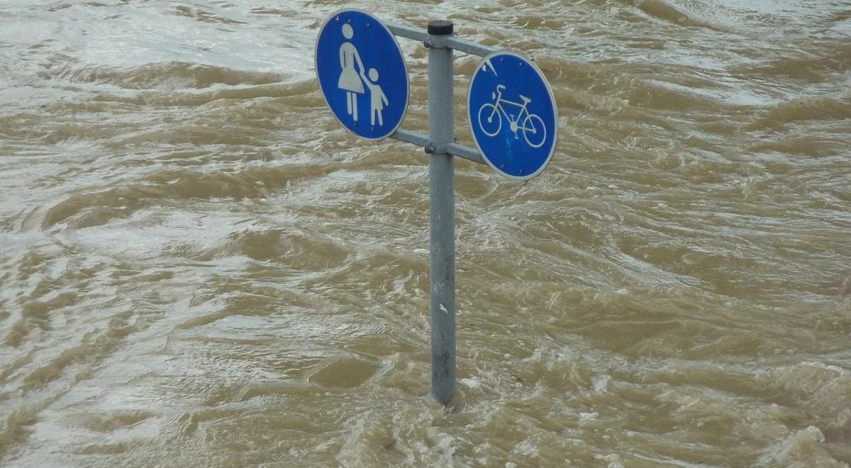 Wiele ofiar śmiertelnych powodzi we Francji. Ulicami Cannes płyną rwące rzeki