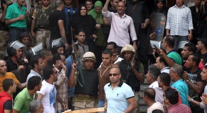 Egipt: okupacja meczetu zakończona. Demonstracje przybierają na sile