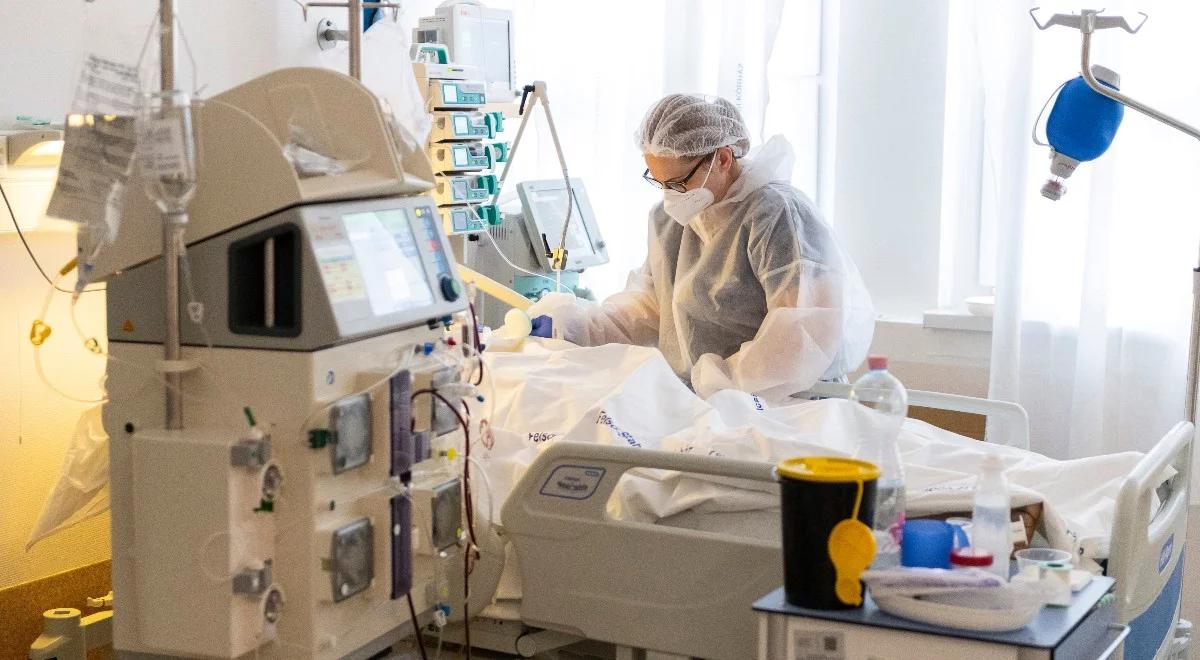 Minimalny spadek liczby zajętych łóżek w kraju. W 5 województwach sytuacja wciąż trudna