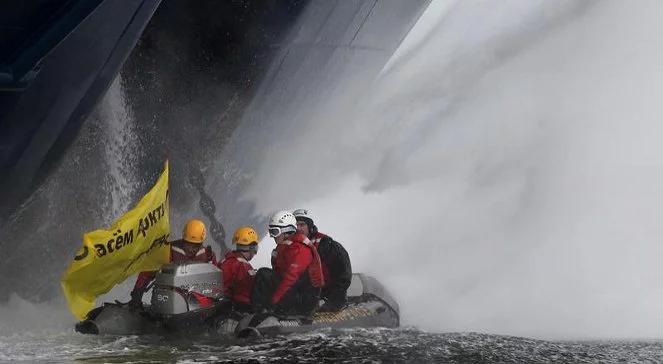 Greenpeace zablokował statek pracowników Gazpromu