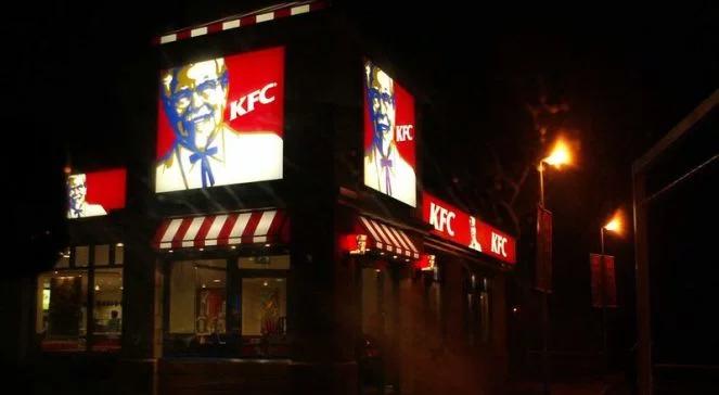 Woda w kostkach lodu z KFC gorsza niż w toaletach