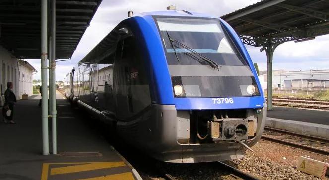 Paraliż komunikacyjny we Francji. Po lotniskach strajkuje kolej
