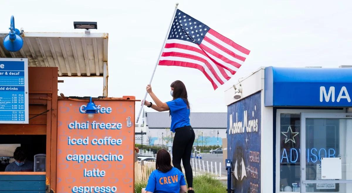 Dzień Pamięci w USA. Władze stanu Nowy Jork częściowo znoszą zakaz zgromadzeń