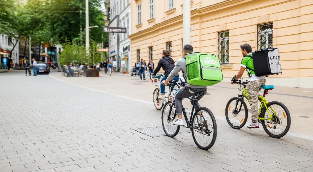 UOKiK wszczyna postępowania wobec Glovo i Uber Eats