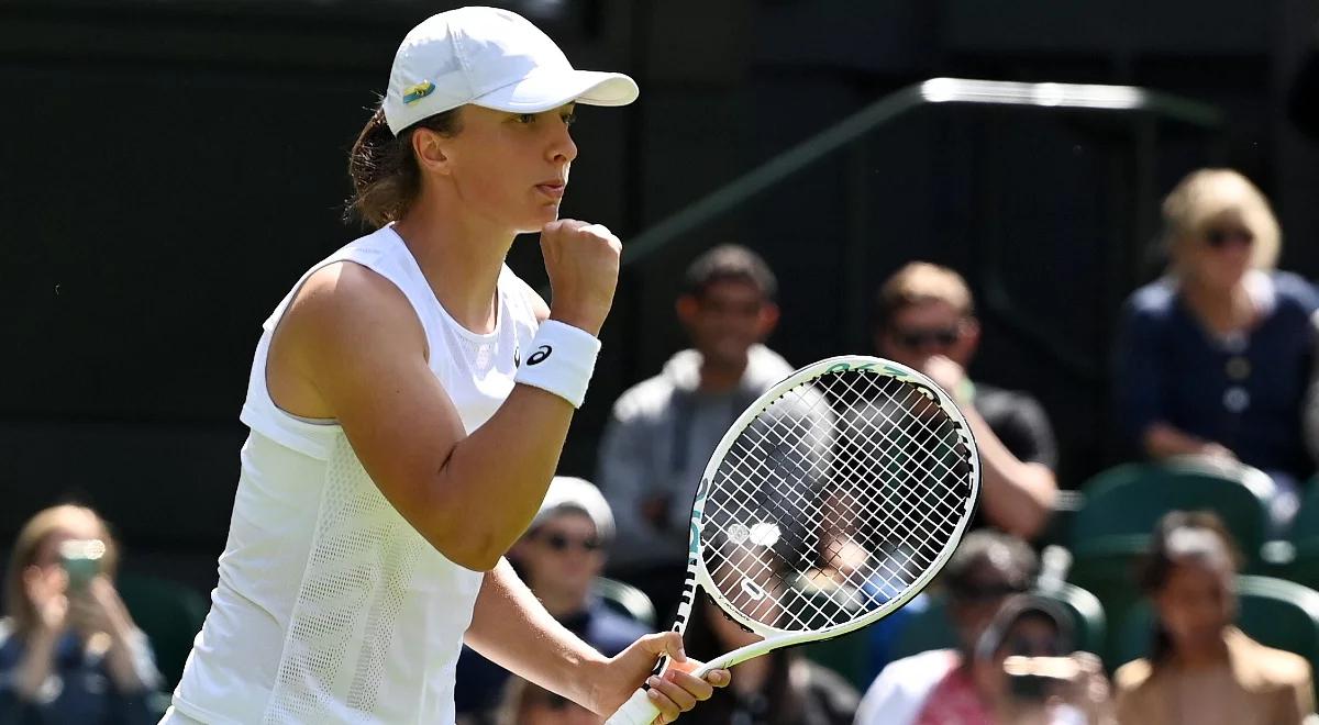 Wimbledon 2022: Iga Świątek - Jana Fett. Koncert w 1. secie i  lekkie kłopoty w drugim. Polka w 2. rundzie
