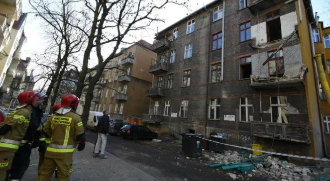 Poznań: zawalił się balkon w kamienicy. Dwie osoby poszkodowane