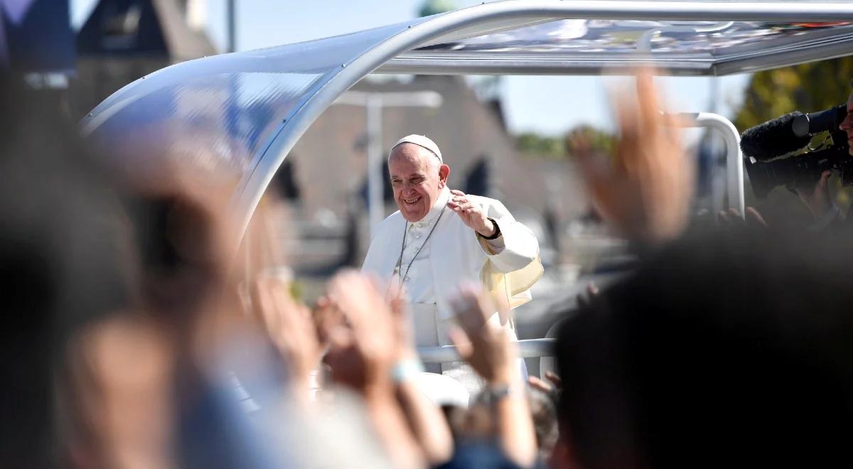 Ostatni dzień papieskiej wizyty w Grecji. Franciszek spotka się z młodzieżą