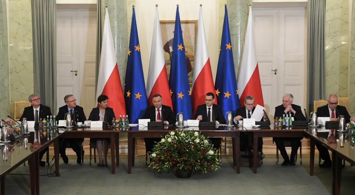 Rada Gabinetowa. "Nie ma sygnałów o zagrożeniu dla Polaków na Bliskim Wschodzie"