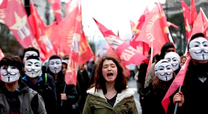 Turcja: protesty przeciw zwiększaniu liczby szkół religijnych, starcia z policją