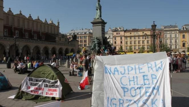 Anarchiści protestujący na Rynku będą usunięci?