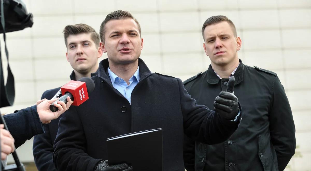 Protest środowisk prawicowych przeciwko "Klątwie". Zatrzymanych wypuszczono