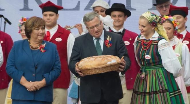 Dożynki prezydenckie w Spale. Bronisław Komorowski dziękuje rolnikom 