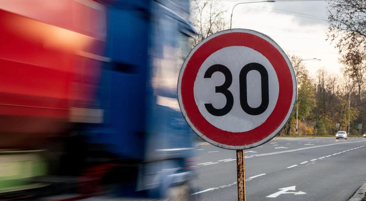 Parlament Europejski podjął decyzję. Chce ograniczenia prędkości do 30 km/h w terenie zabudowanym