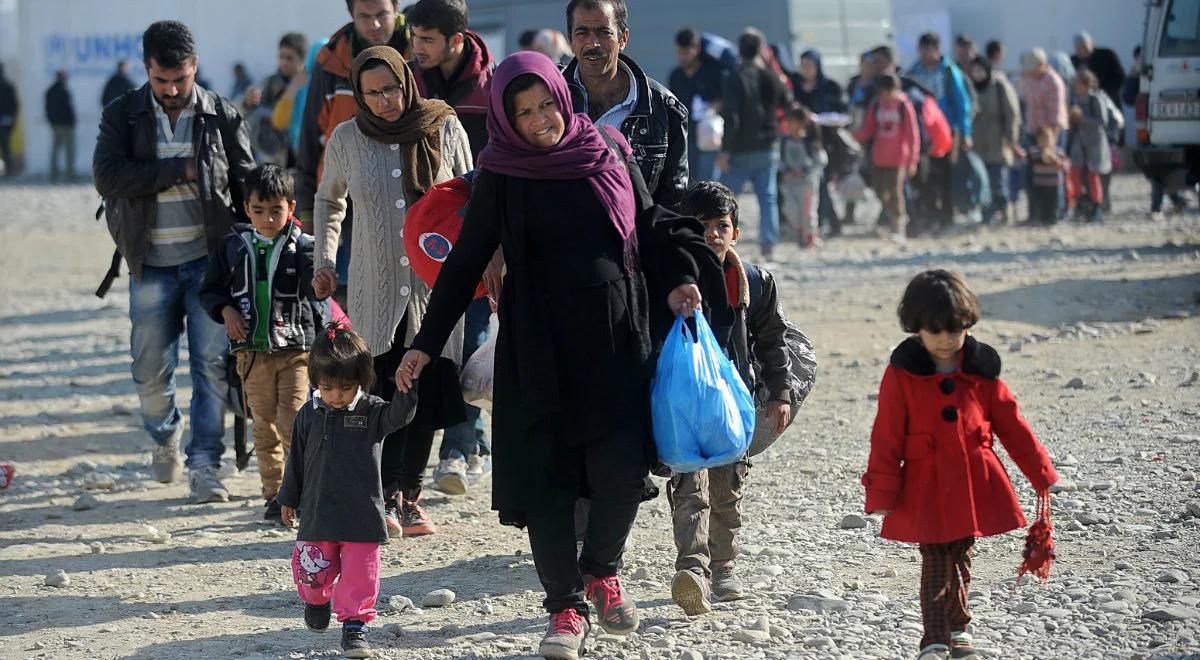 Węgry przedłużają stan kryzysowy spowodowany masową migracją