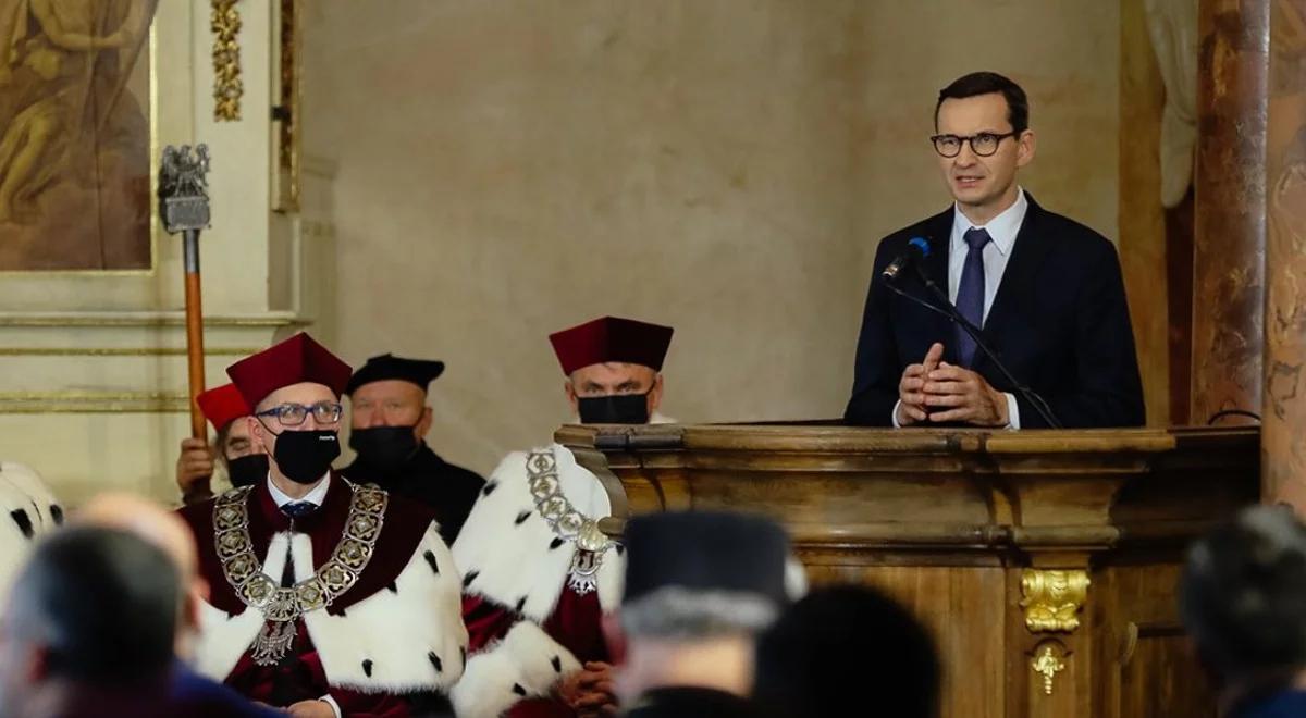 "Musimy wyrwać się z pułapki średniego rozwoju". Premier na Uniwersytecie Wrocławskim
