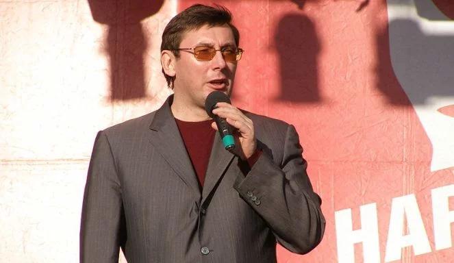 Kwaśniewski i Cox odwiedzili w kolonii karnej Łucenkę