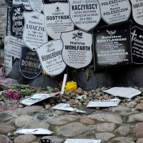 Pawiak: areszt za zniszczenie pomnika 