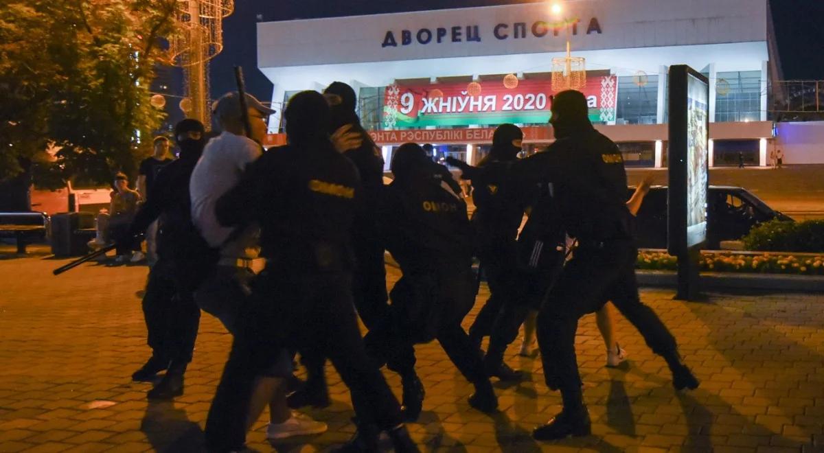 Milicja stłumiła demonstracje w Mińsku. Białoruski dziennikarz: protesty będą kontynuowane