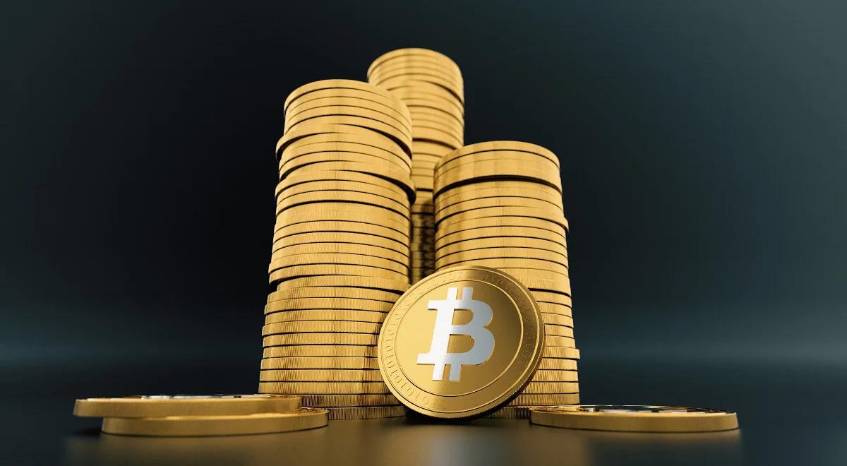 Kryptowaluty: zagrożenia, korzyści, czy jazda kolejką górską „bez trzymanki? 