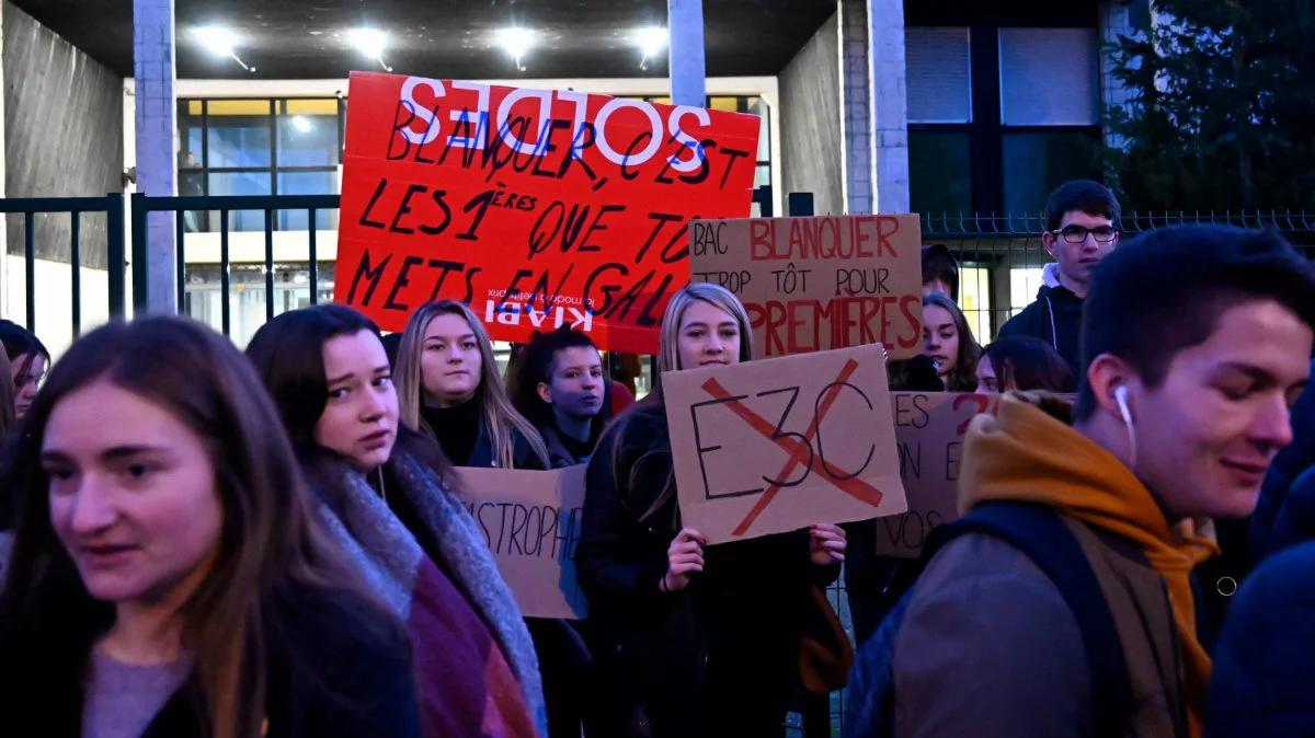 Francja: nowy wymiar protestów. Bojkot egzaminów szkolnych