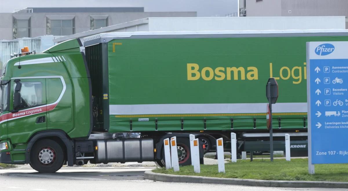 Pierwsze szczepionki dla Europy opuściły zakłady Pfizera. Jeden z pojazdów miał polską rejestrację