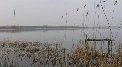 Jezioro Powidzkie: strażacy holowali jacht z tonącymi ludźmi. Żeglarze nie przeżyli