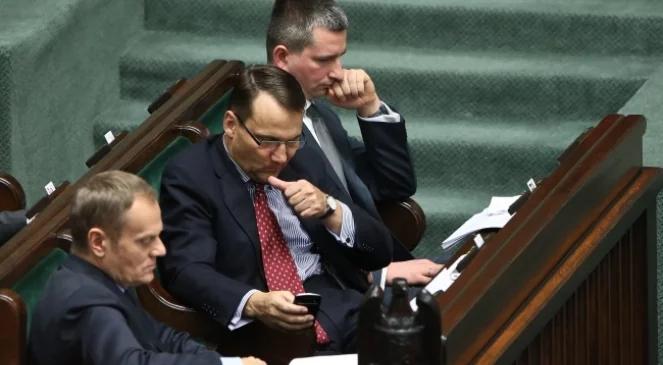 Radosław Sikorski przyznaje się do błędu