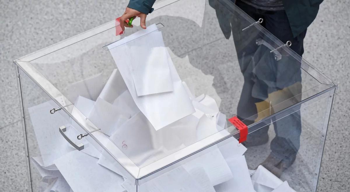 PKW: zatwierdzono protokoły wyborów do 13 z 16 sejmików województw