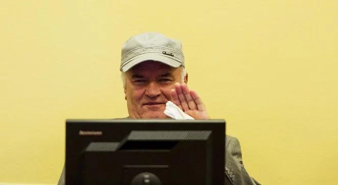 Ratko Mladić krzyczy w Hadze: co to za sąd!