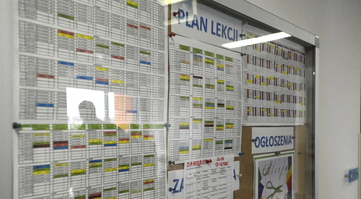 Kłopoty z planami lekcji. ZNP alarmuje, MEN odpowiada