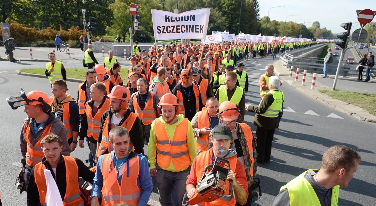 Protest firm leśnych w Warszawie