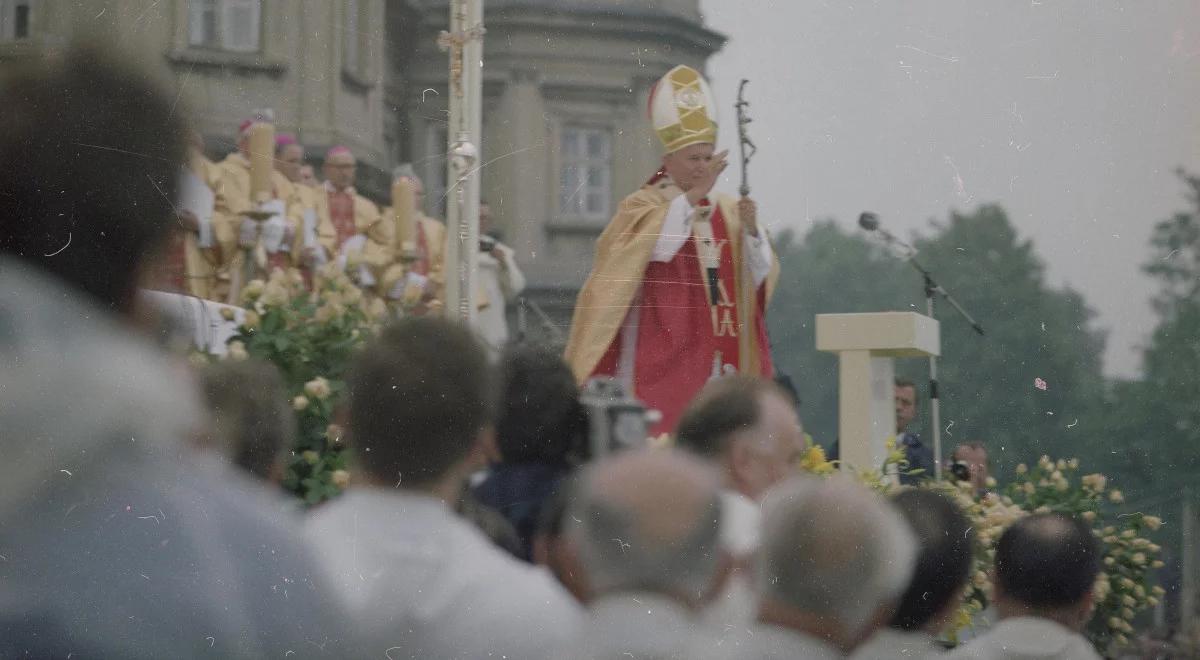 Nauczanie papieża Polaka. "Naruszenie równości kobiety i mężczyzny niesie z sobą upośledzenie kobiety"