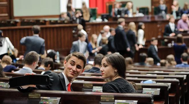 Sejm Dzieci i Młodzieży przełożony. "Nie wciągać młodych ludzi w rozgrywkę polityczną"