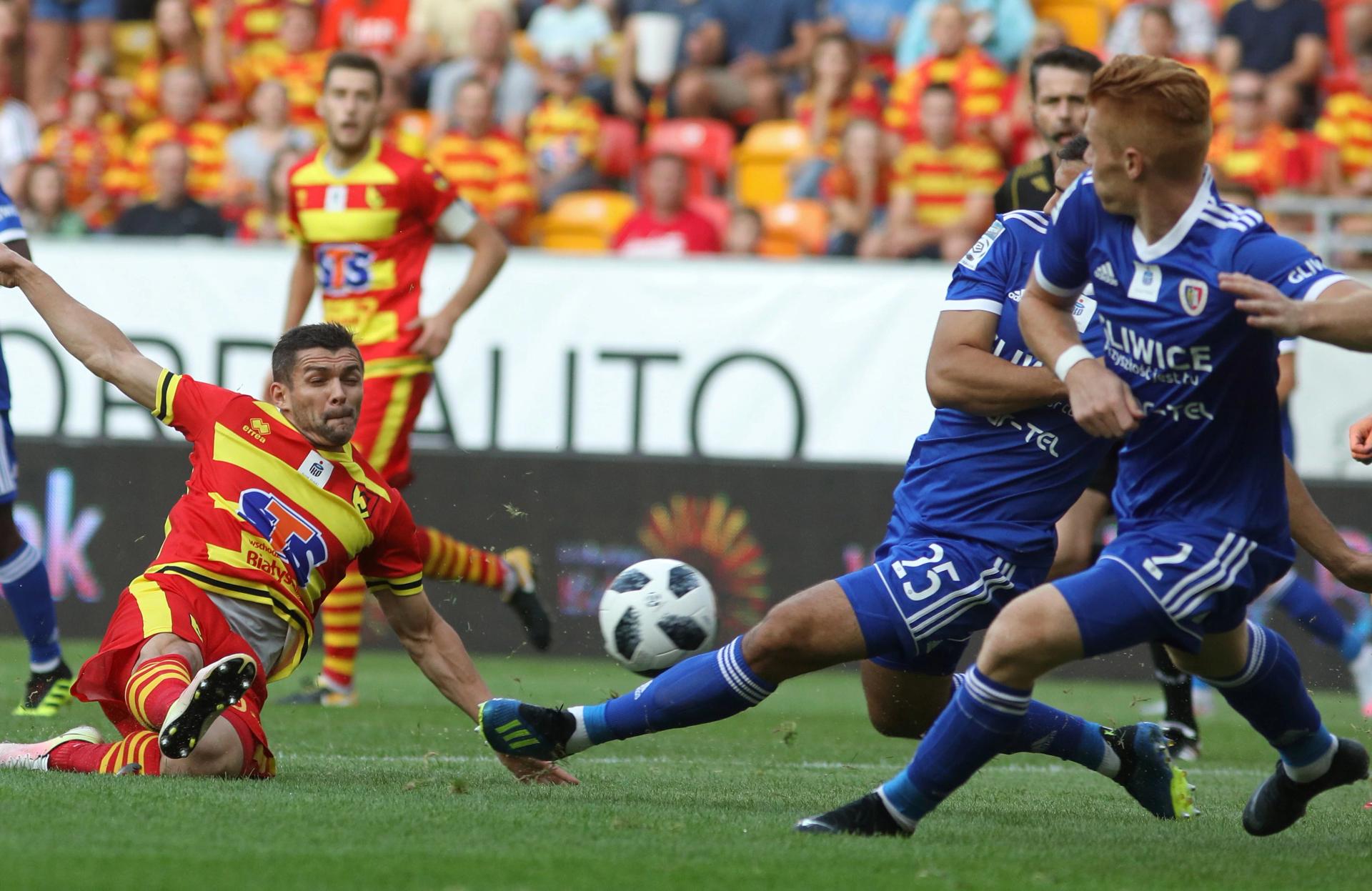 Ekstraklasa: Jagiellonia Białystok - Piast Gliwice. Wicemistrz Polski "wyszarpał" trzy punkty, Novikovas odprawił gliwiczan
