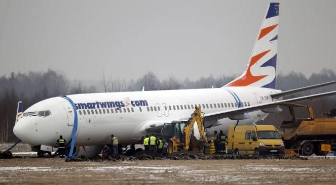 Pyrzowice: samolot wypadł z pasa podczas lądowania 