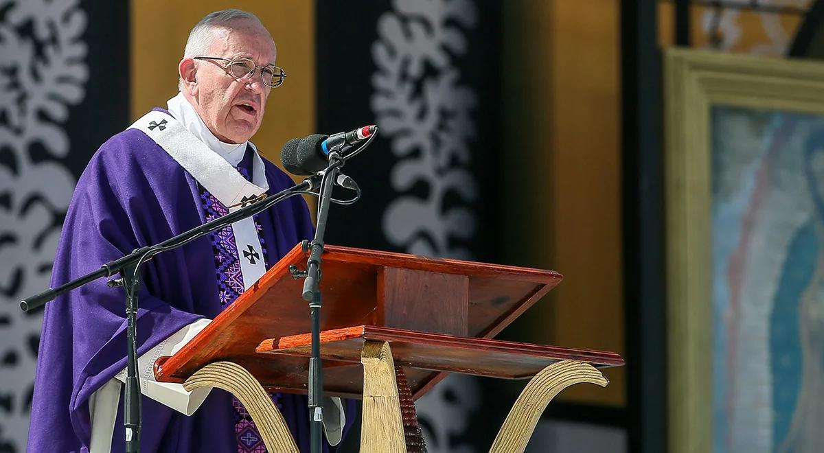Papież w Meksyku: wolę rodzinę poranioną i zmęczoną od narcyzów z obsesją luksusu