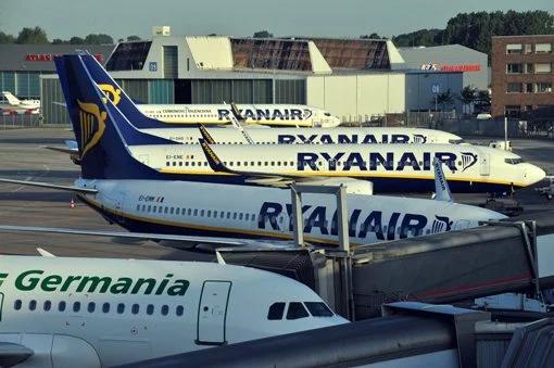 Niemcy: chmura pyłu zamyka lotniska w Berlinie, Hamburgu i Bremie