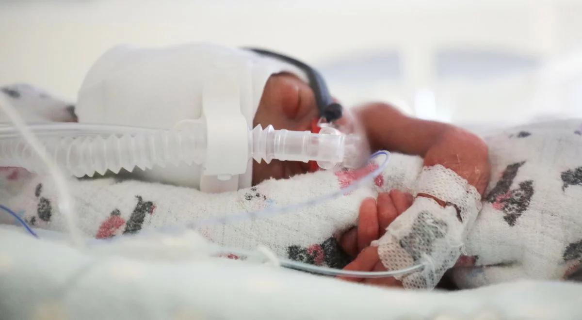 Szpitale w Strefie Gazy walczą o życie wcześniaków. "Cichy cmentarz"