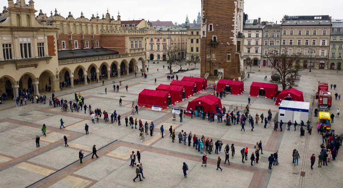 Ogromne zainteresowanie akcją szczepień. Dodatkowe 1000 dawek trafi w niedzielę do każdego punktu