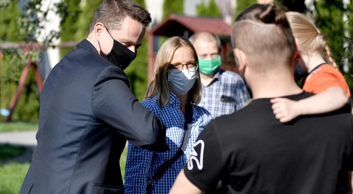 Prof. Młyńczyk: przedłużająca się kampania męczy odbiorców