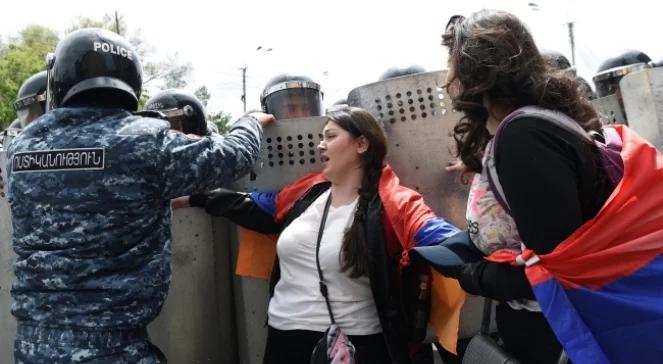 Armenia: spotkanie lidera protestów z władzami odwołane