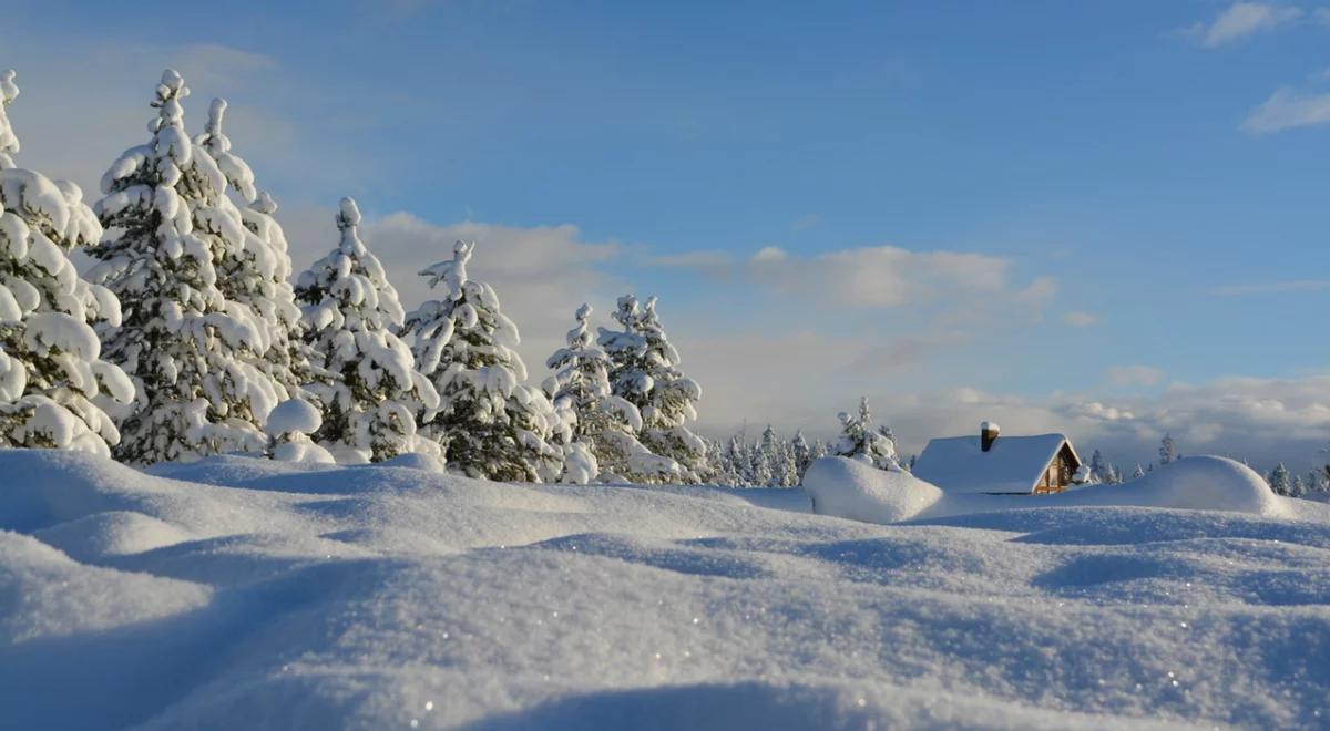 Prognoza pogody: śnieg i spadek temperatury. Uwaga na drogach!