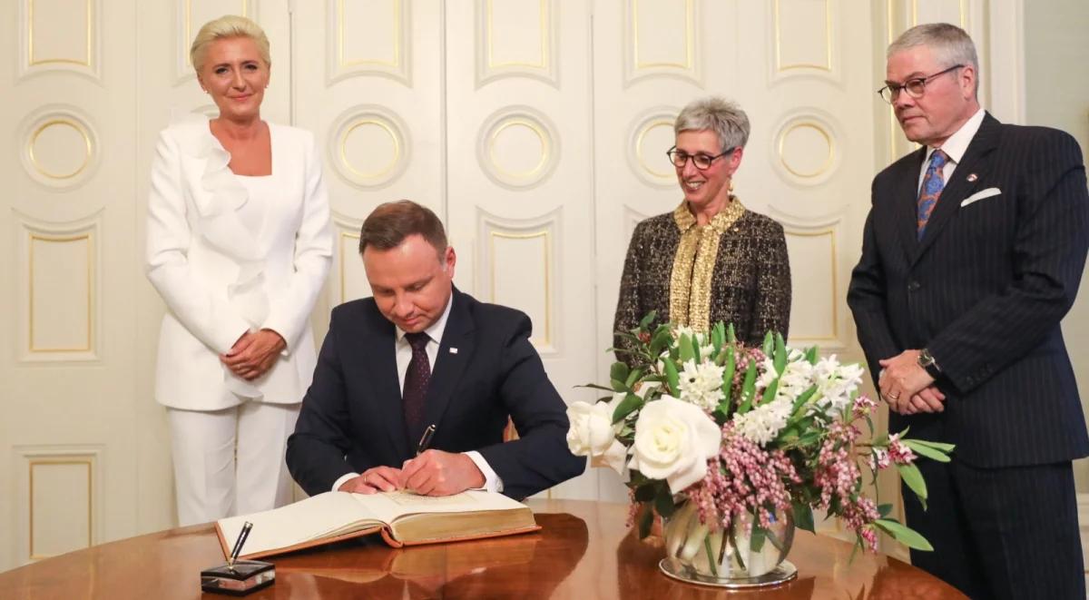 Melbourne: prezydent Andrzej Duda odznaczył australijskich polityków