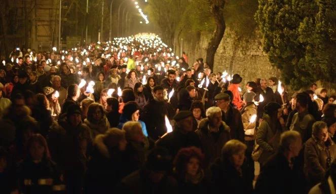Włosi uczcili pamięć ofiar trzęsienia ziemi w Abruzji