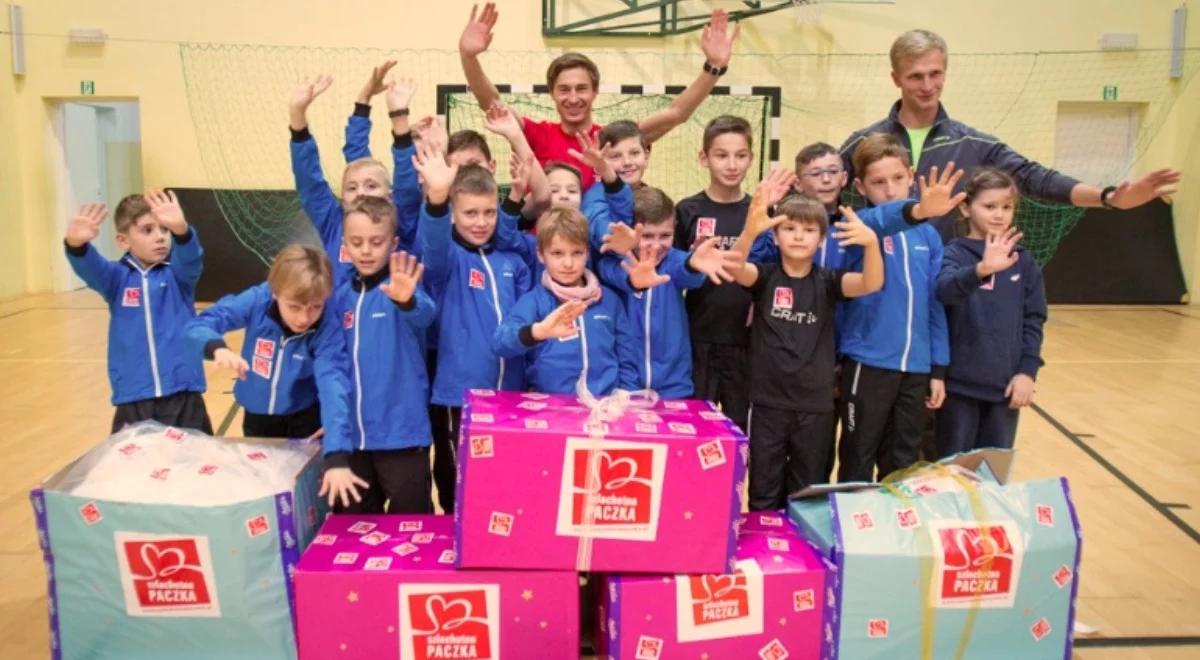 Nie tylko rzeczy materialne, ale serce i dobre życzenia w "Szlachetnej Paczce" Kamila Stocha 