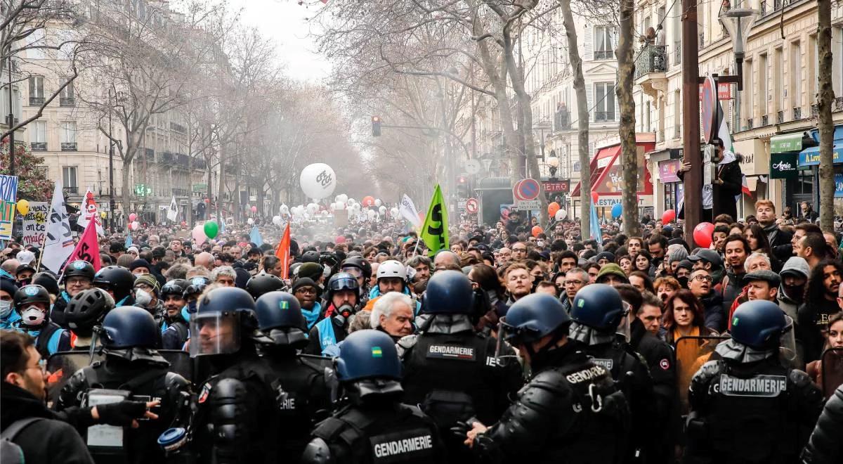 Francuzi protestują przeciwko reformie emerytalnej. Możliwy paraliż kraju